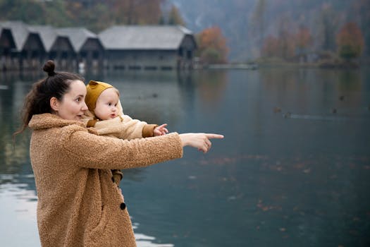 toddler pointing to potty